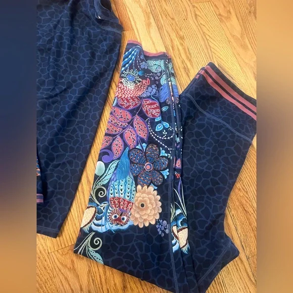 Johnny Was Active Wear Floral Owl Patterned Blue and Multicolor Set - Picture 3 of 8